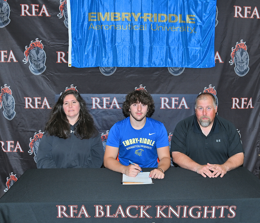 senior-jacob-swavely-signs-letter-of-intent-rfa-athletics